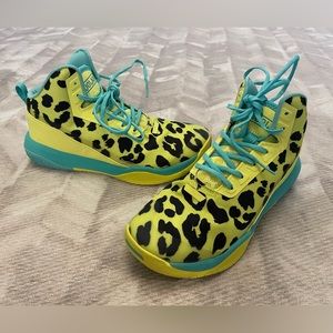 Moolah Women’s Leopard Basketball Shoe. Size 7.5.